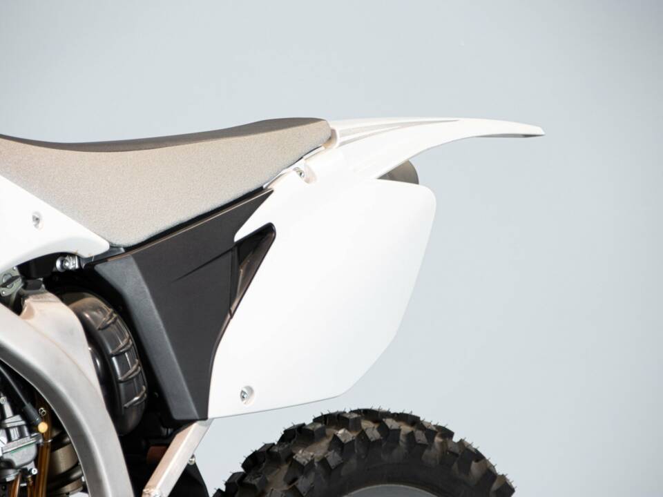 Image 50/50 de Yamaha DUMMY (2007)