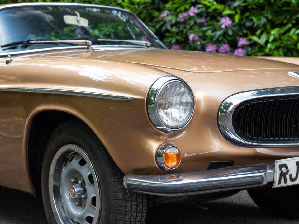 Image 17/50 of Volvo 1800 ES (1973)