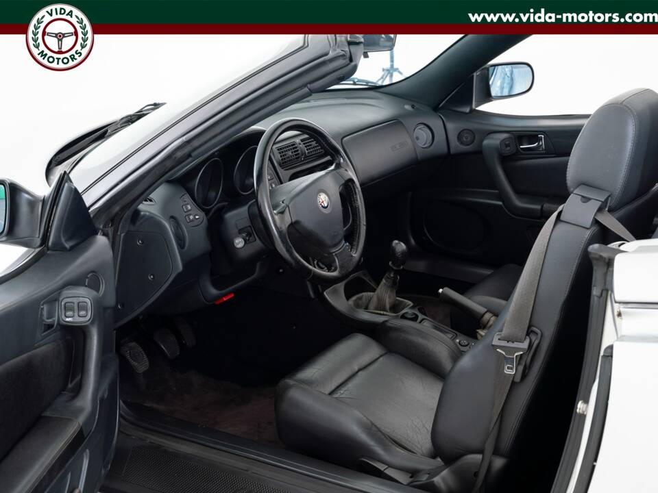 Immagine 10/15 di Alfa Romeo Spider 3.0 V6 12V (1997)