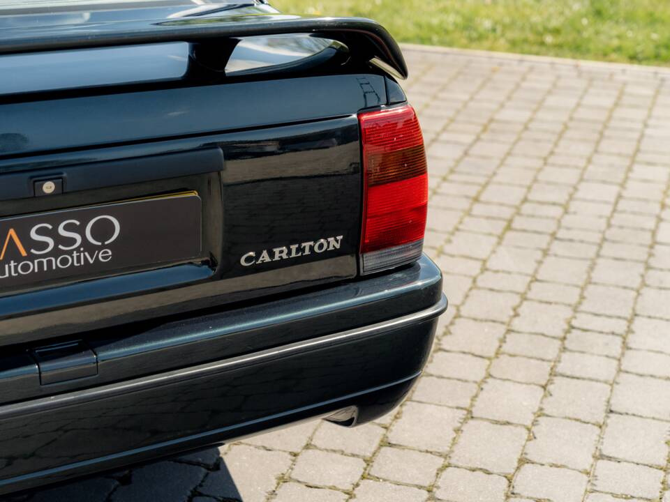 Image 68/75 of Lotus Carlton (1991)