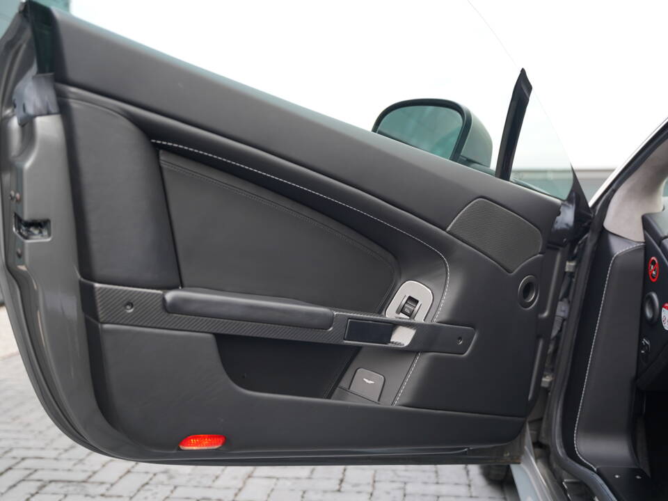 Imagen 15/50 de Aston Martin V12 Vantage (2012)