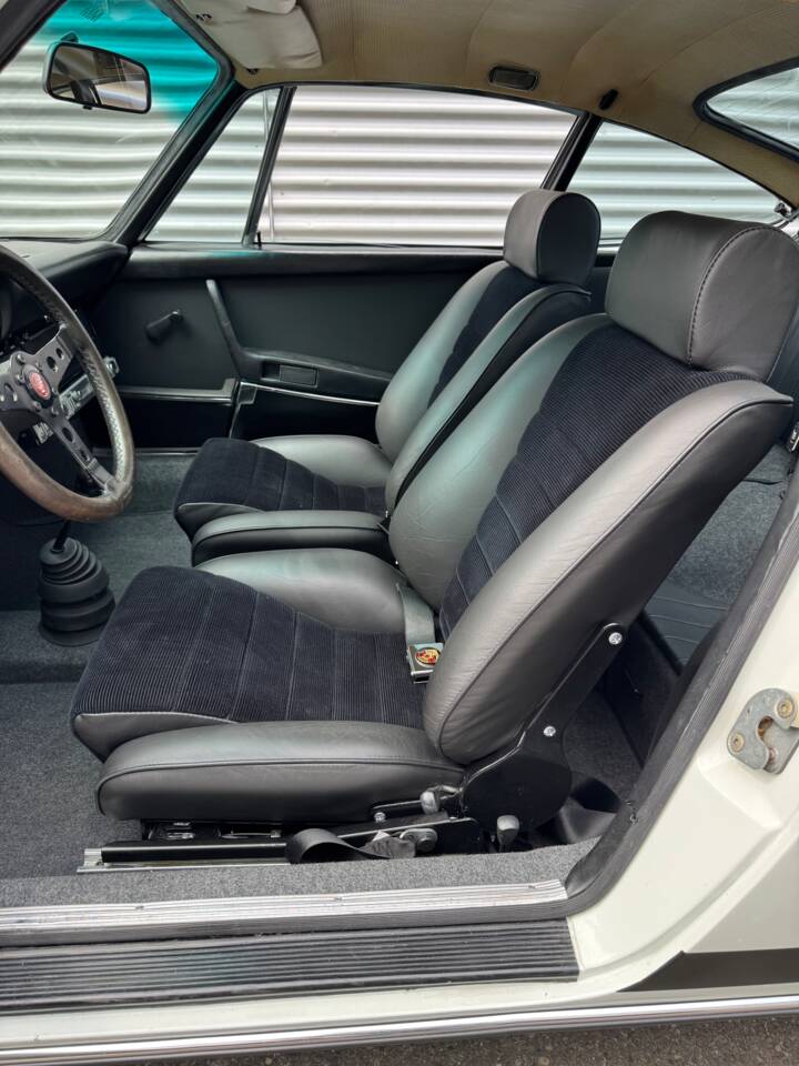 Image 27/60 de Porsche 911 2.4 T (1971)