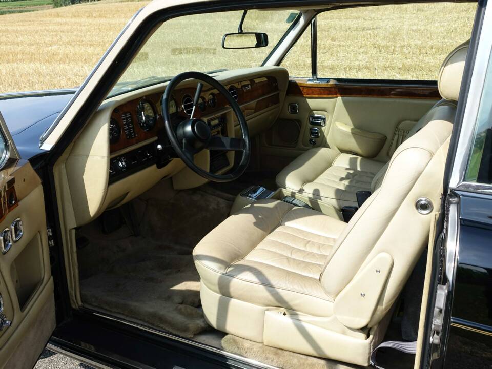 Afbeelding 11/27 van Rolls-Royce Corniche (1976)