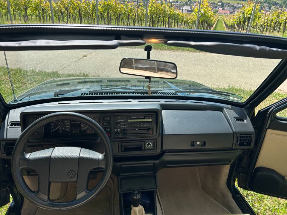 Image 10/22 de Volkswagen Golf I Cabrio 1.8 (1992)