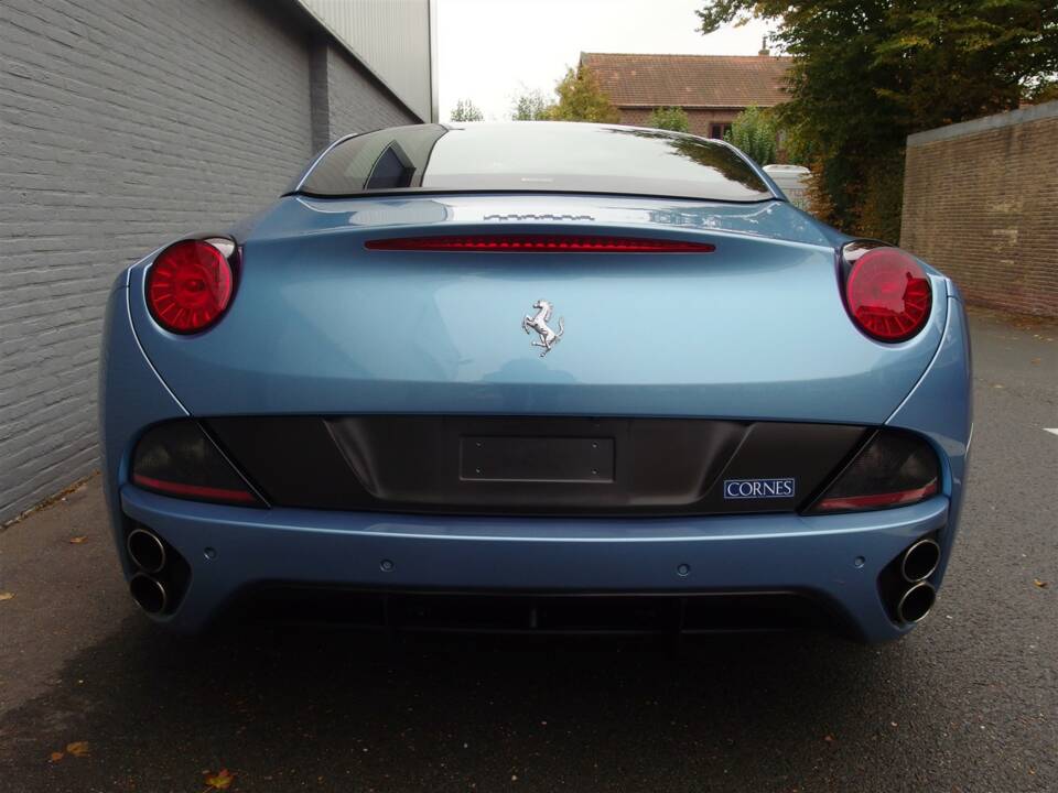 Image 7/49 of Ferrari California (2010)