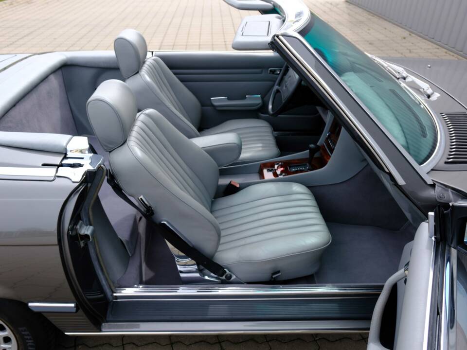 Image 82/97 de Mercedes-Benz 560 SL (1987)