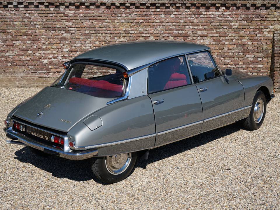 Image 31/50 of Citroën DS 21 Pallas (1969)