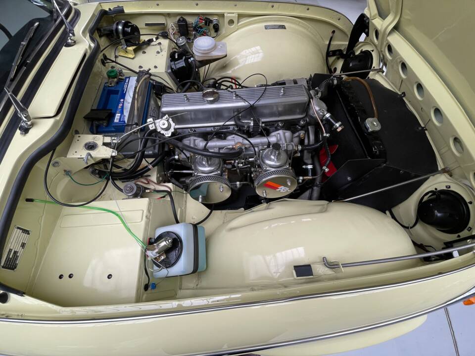 Afbeelding 17/39 van Triumph TR 250 (1967)