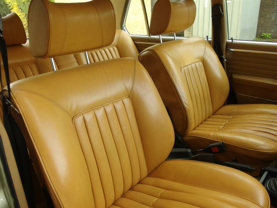 Image 59/95 de BMW 2500 (1977)