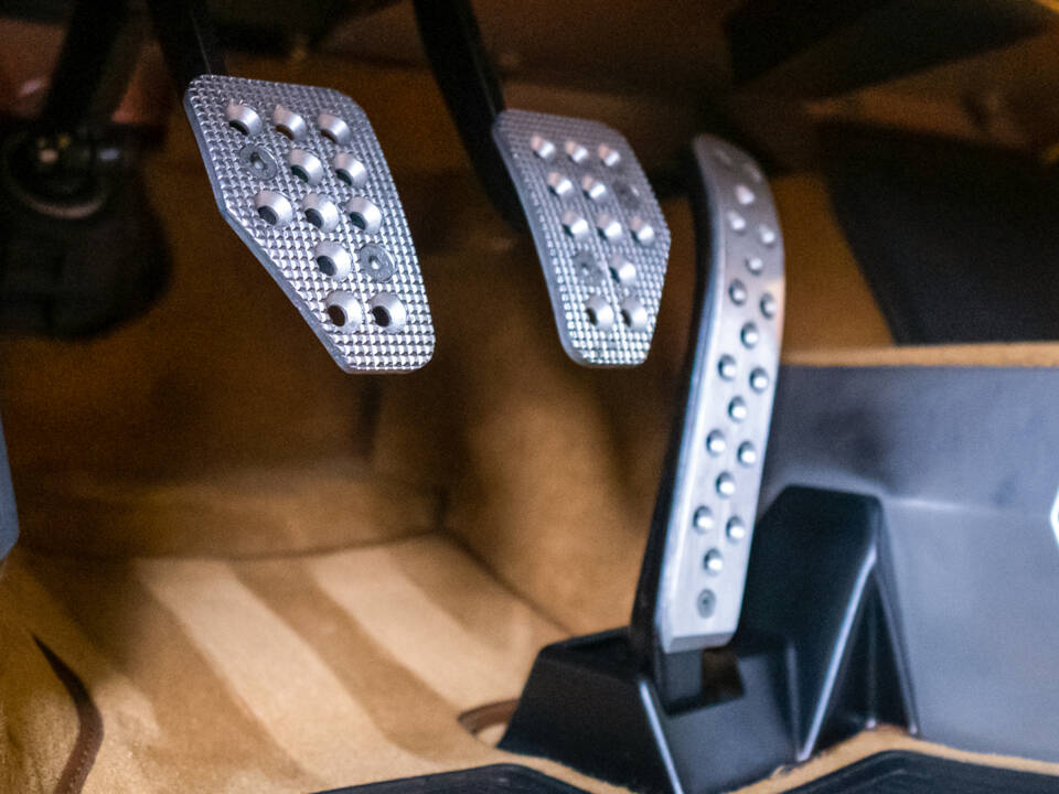 Imagen 30/39 de Ferrari F 355 Berlinetta (1997)