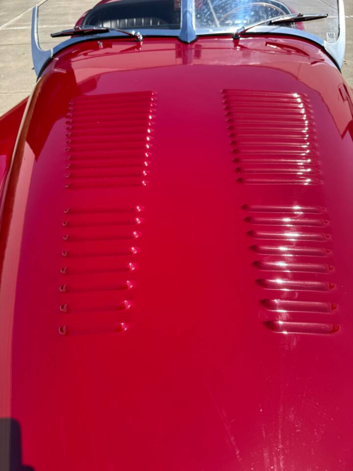 Image 32/34 of Jaguar XK 140 OTS (1955)