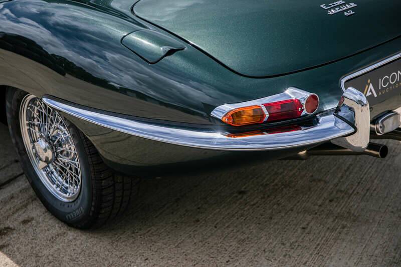 Image 32/36 de Jaguar E-Type (1967)