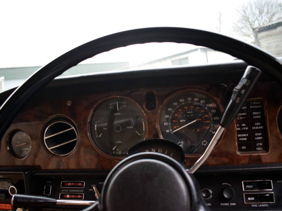 Image 14/50 of Rolls-Royce Silver Shadow II (1979)