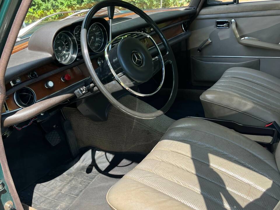 Image 12/19 of Mercedes-Benz 280 S (1968)