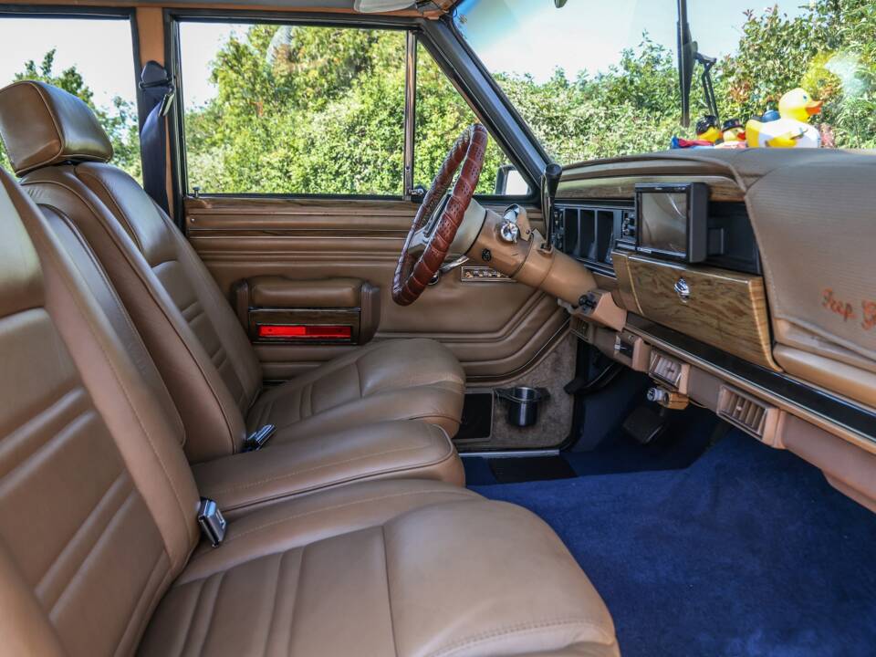 Bild 4/44 von Jeep Grand Wagoneer (1988)