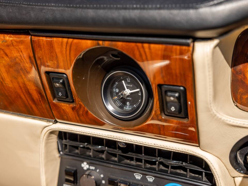 Image 33/57 de Aston Martin V8 Vantage Volante (1989)