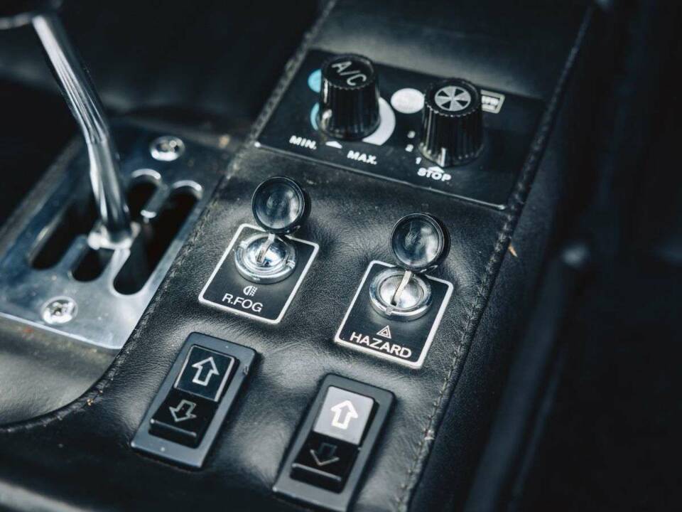 Image 19/25 de Ferrari 512 BBi (1982)
