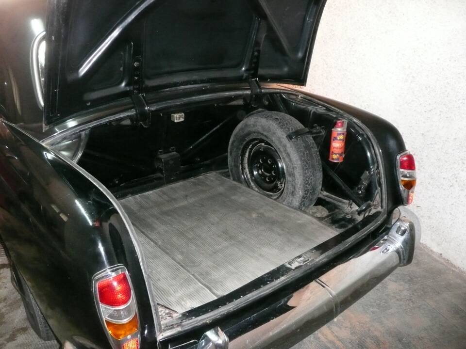 Image 6/30 of Mercedes-Benz 180 Db (1961)