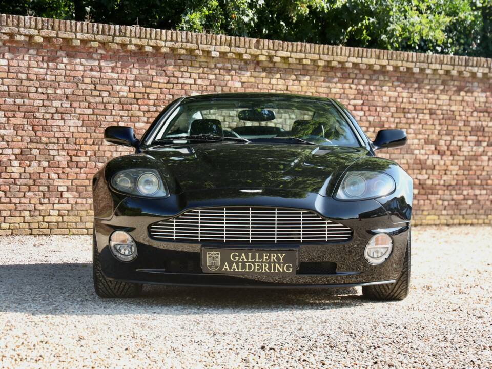 Afbeelding 43/50 van Aston Martin V12 Vanquish (2002)