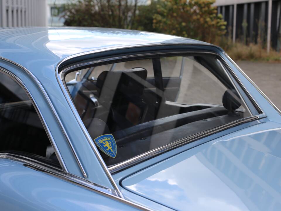 Image 34/56 of Peugeot 404 Coupé (1968)