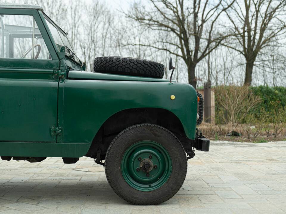 Bild 17/50 von Land Rover 88 (1978)