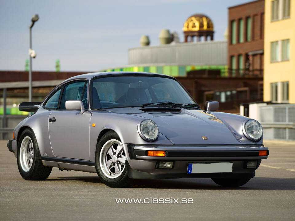 Immagine 3/30 di Porsche 911 Carrera 3.2 &quot;25 years 911&quot; (1988)