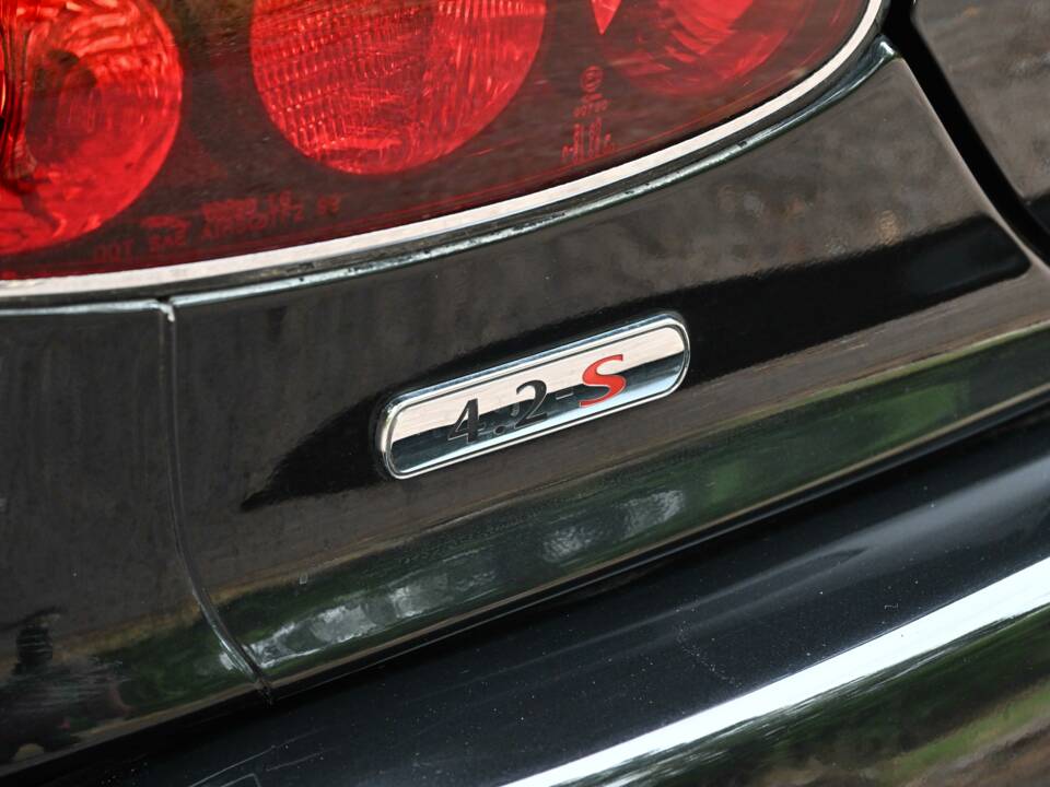 Image 11/50 of Jaguar XKR (2006)