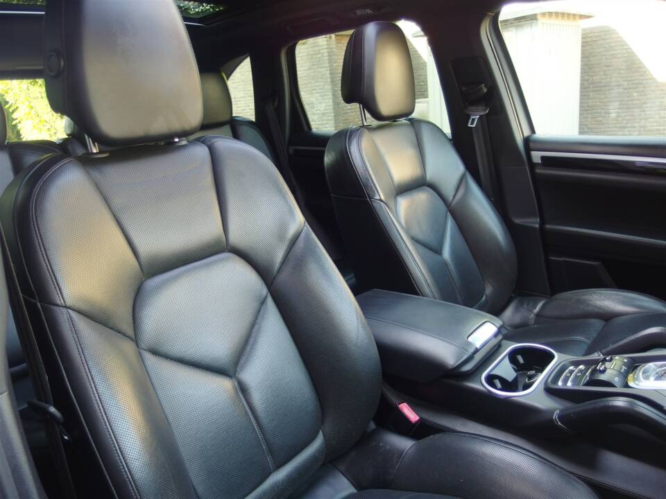 Image 55/96 of Porsche Cayenne S Diesel (2013)