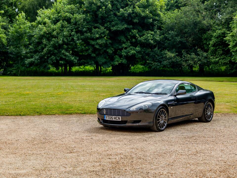 Bild 36/47 von Aston Martin DB 9 (2005)