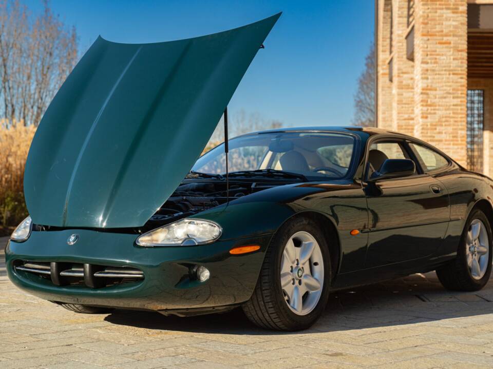 Image 50/50 de Jaguar XK8 4.0 (1998)