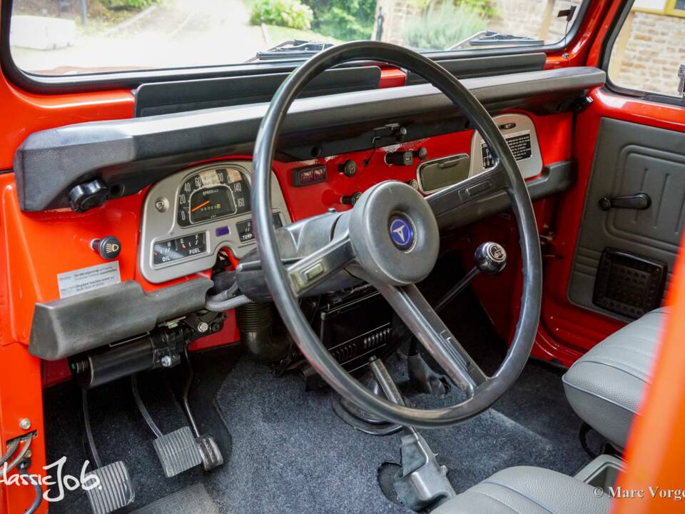 Immagine 5/47 di Toyota Land Cruiser FJ 45 (1980)