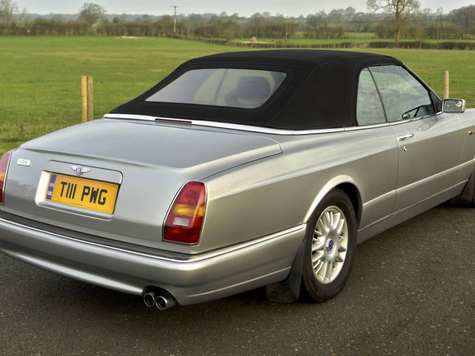Image 16/50 of Bentley Azure (1999)