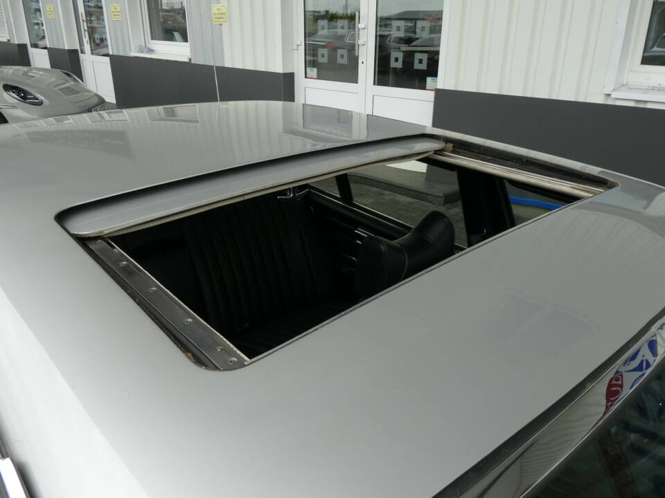 Image 20/28 de Mercedes-Benz 350 SEL (1978)