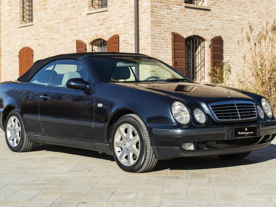 Bild 3/50 von Mercedes-Benz CLK 230 Kompressor (1999)
