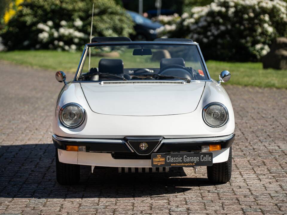 Image 9/40 of Alfa Romeo 2.0 Spider (1987)