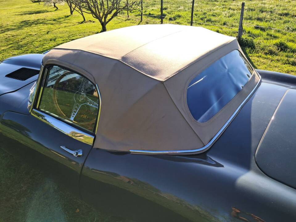 Image 20/74 of Jaguar E-Type 3.8 Flat Floor (1961)