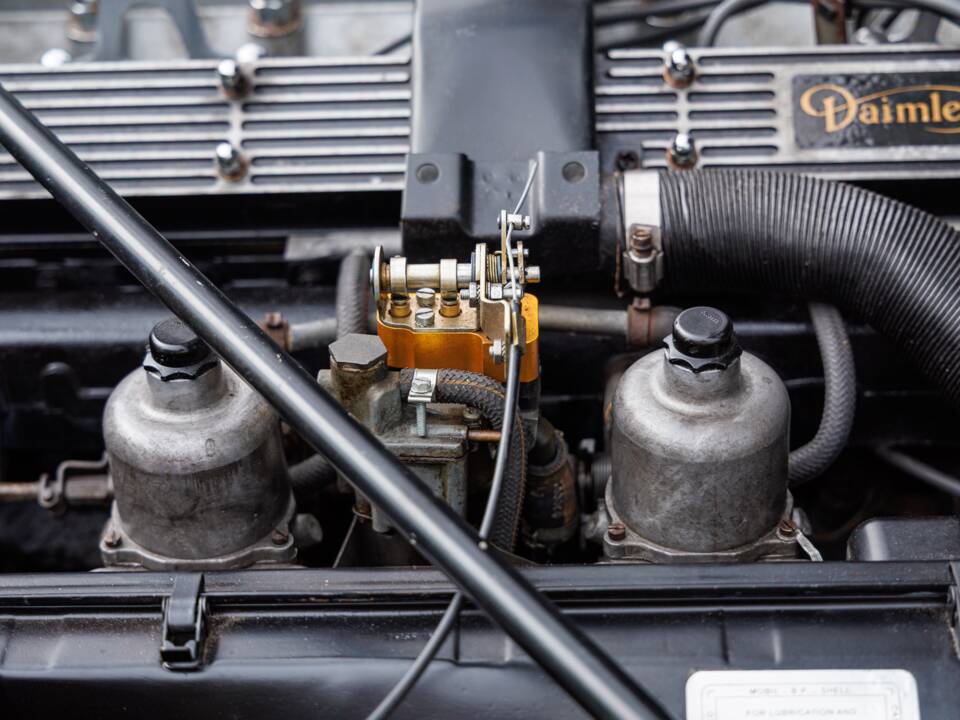 Bild 19/40 von Daimler Sovereign 4.2 (1976)