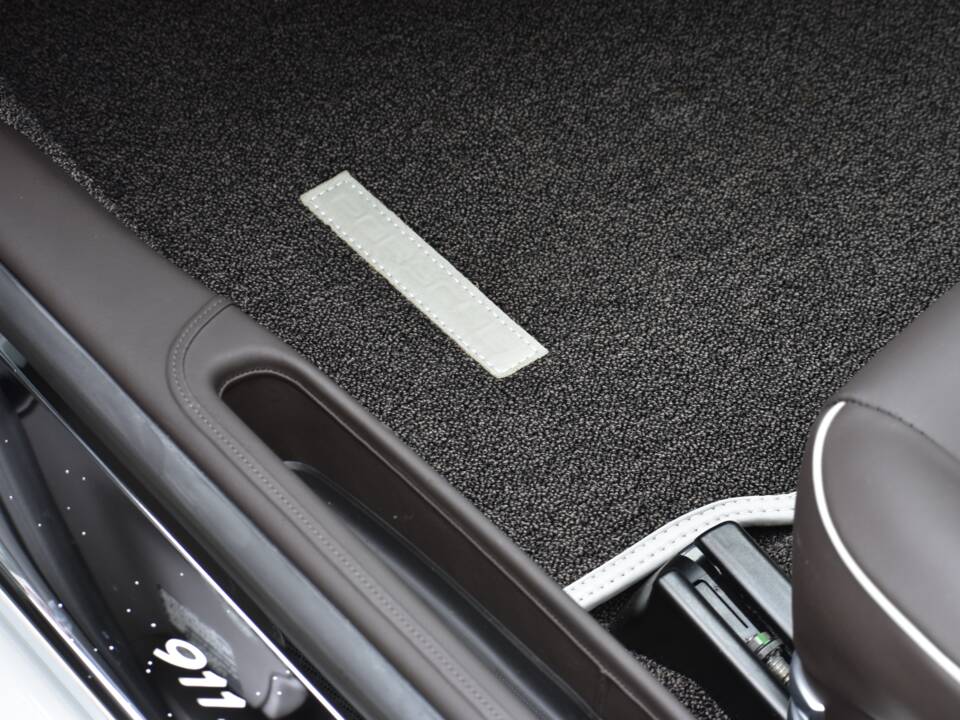 Image 50/50 of Porsche 911 Sport Classic (2010)