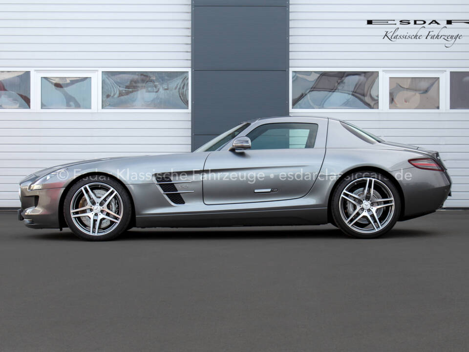 Bild 4/15 von Mercedes-Benz SLS AMG (2011)