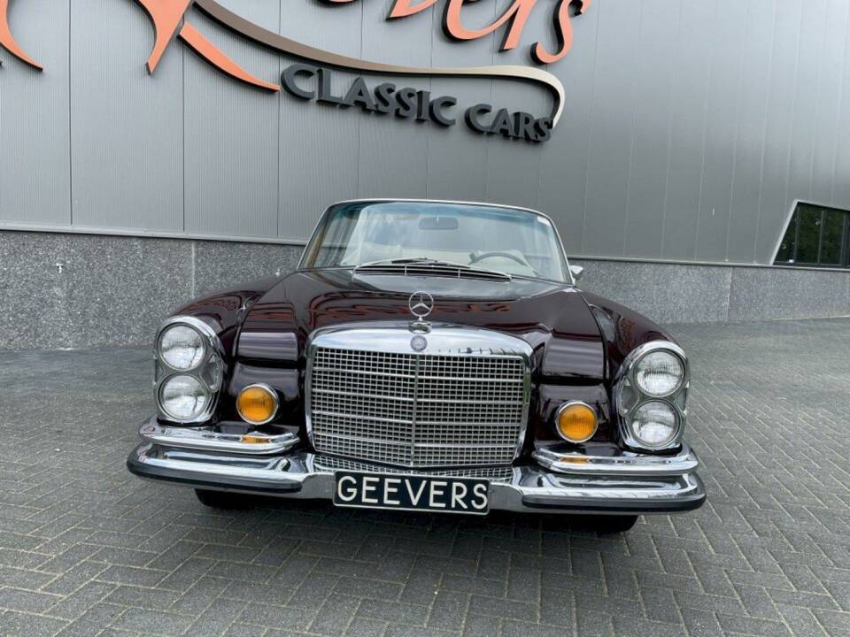 Image 2/36 de Mercedes-Benz 280 SE 3,5 (1971)