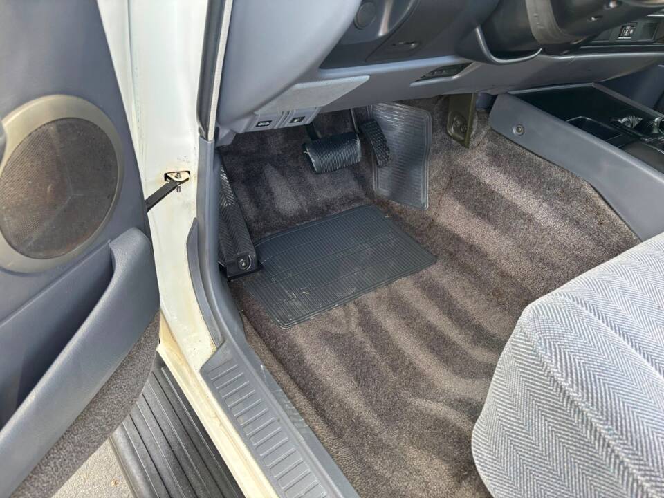 Bild 23/42 von Toyota Land Cruiser J80 (1994)