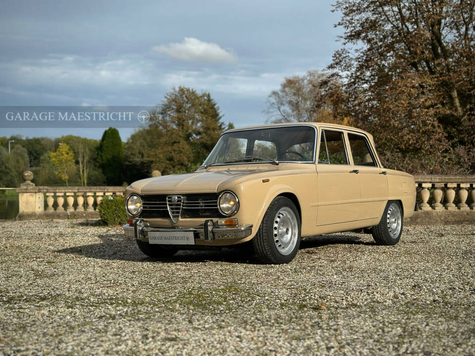 Afbeelding 2/100 van Alfa Romeo Giulia 1300 Super (1971)