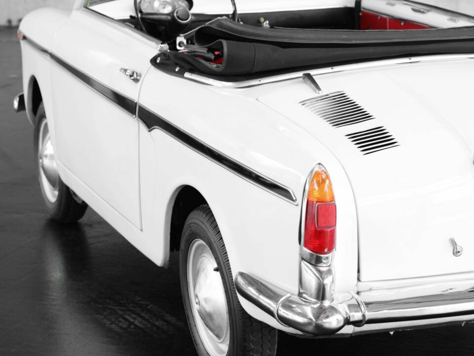Image 32/37 of Autobianchi Bianchina Convertible (1960)