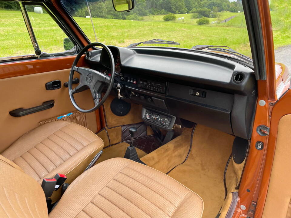 Immagine 11/15 di Volkswagen Escarabajo 1303 (1979)