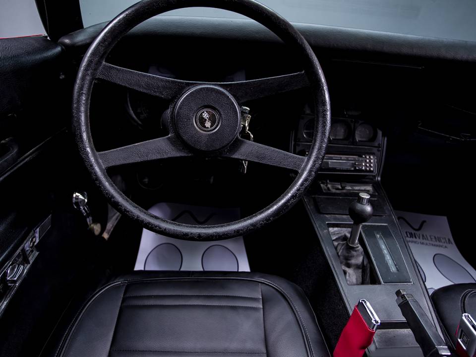 Image 15/36 of Chevrolet Corvette Stingray (1976)