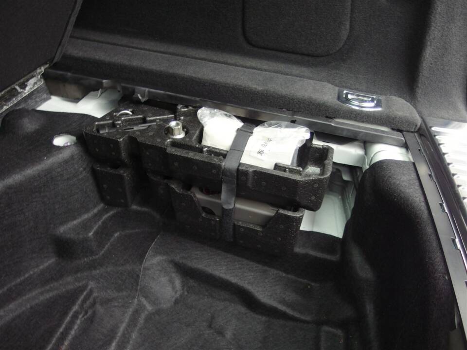 Bild 87/99 von Porsche Cayenne S (2010)