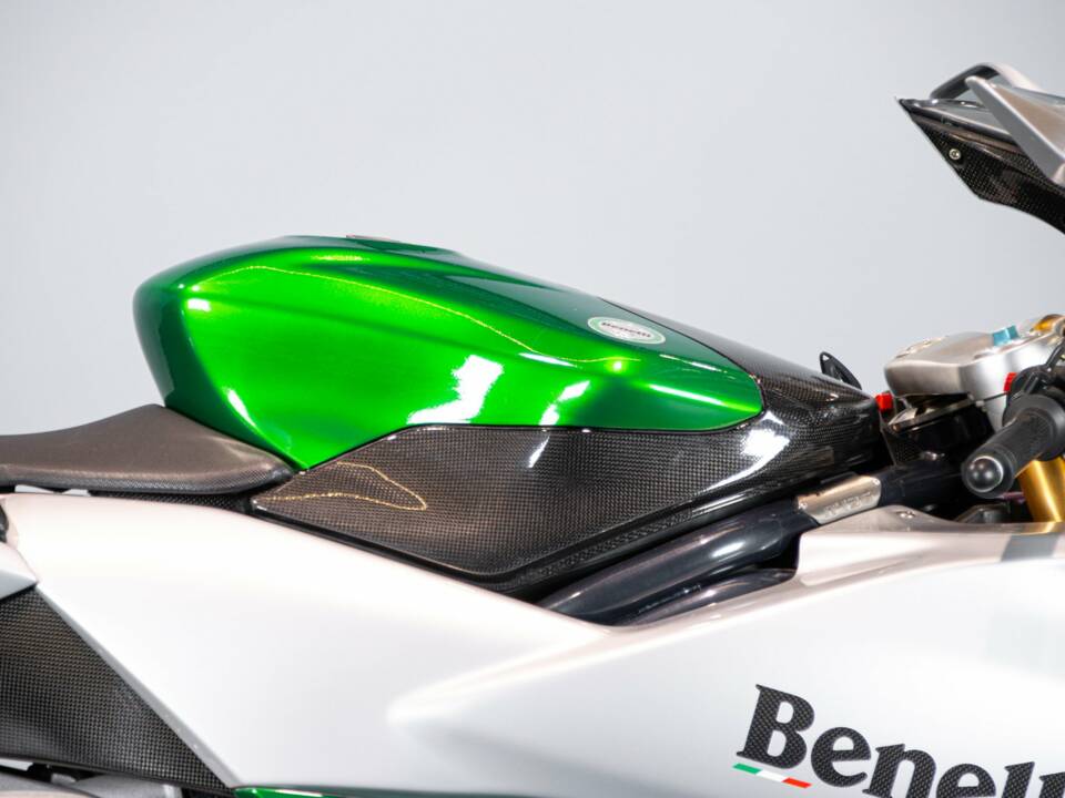 Bild 33/50 von Benelli DUMMY (2002)