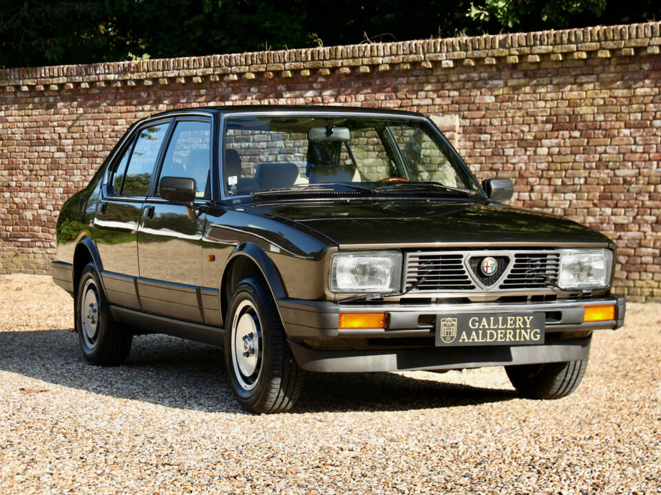 Immagine 45/50 di Alfa Romeo Alfetta 2.0 (1984)