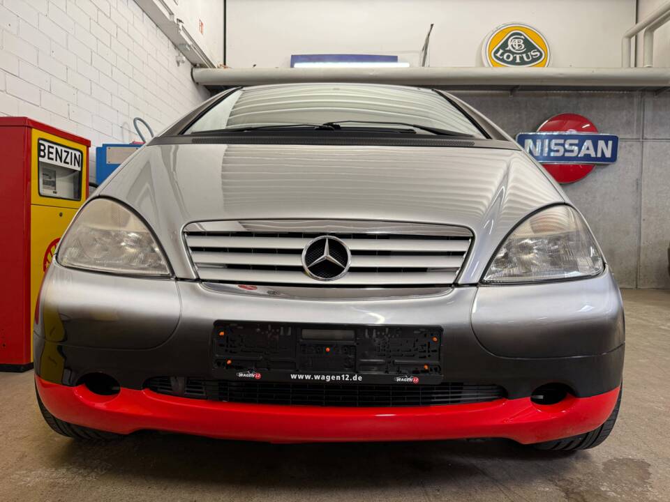 Image 3/21 of Mercedes-Benz A 160 "F1 Häkkinen Edition" (1998)
