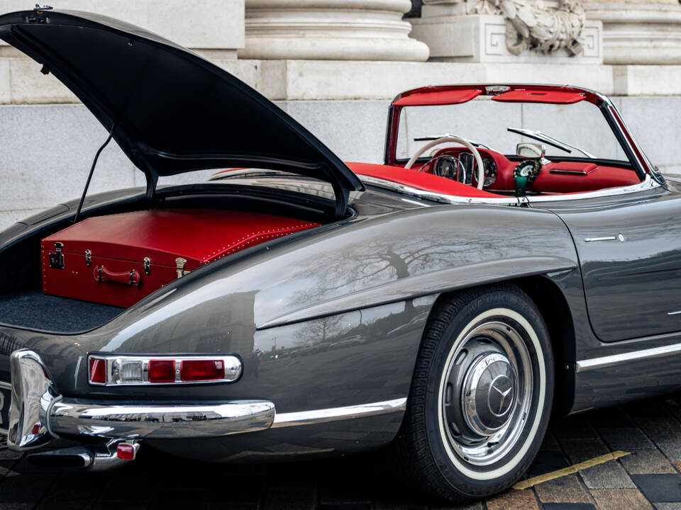 Image 18/20 of Mercedes-Benz 300 SL Roadster (1957)